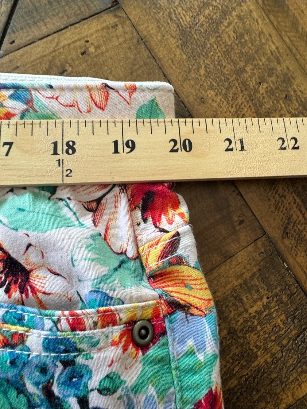 Westbound Floral Print Women’s Shorts - Bright Multi Size 14 - Picture 4 of 7